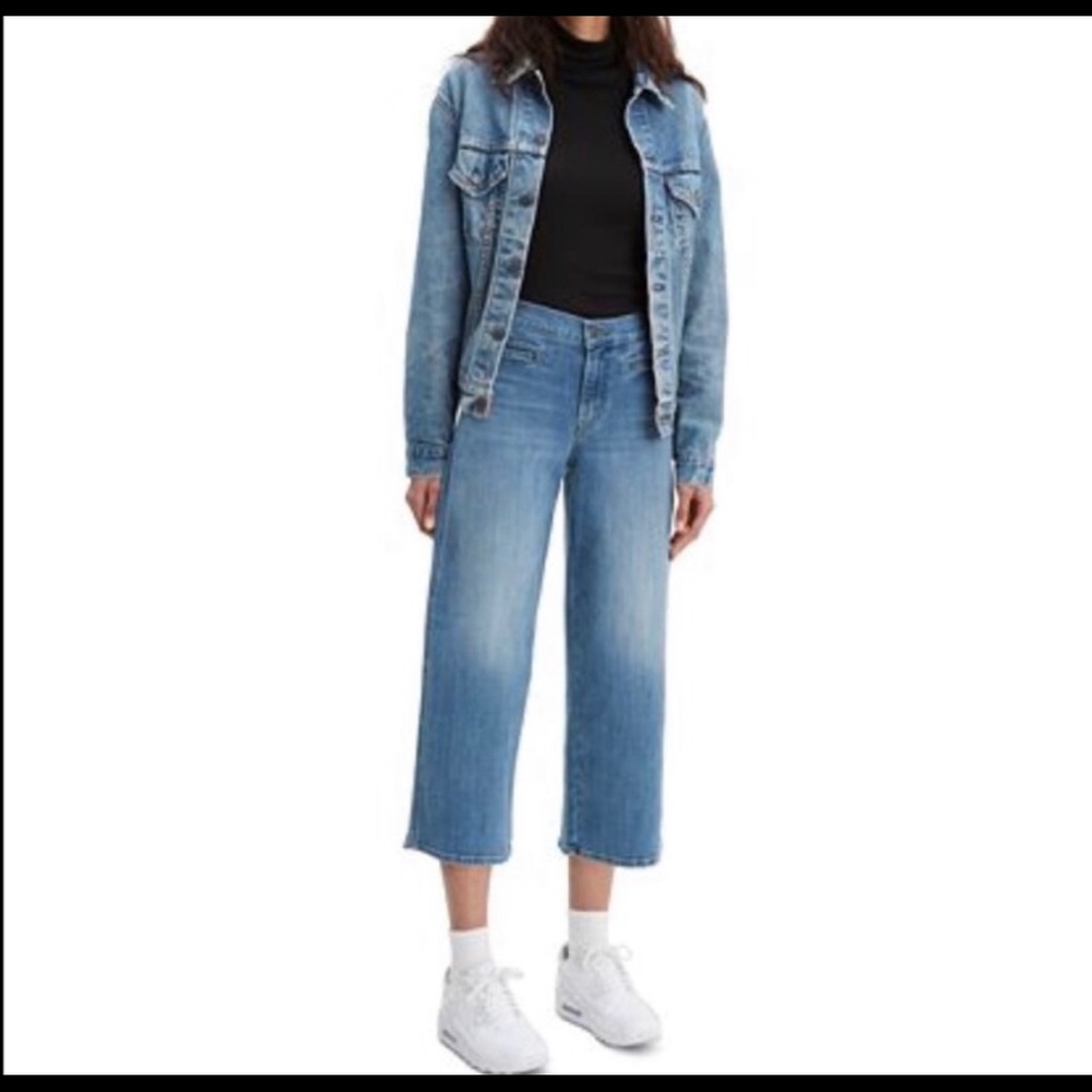 Levi’s classic wide leg crop size 10